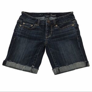 AMERICAN EAGLE Dark Wash Distress Bermuda Short 00
